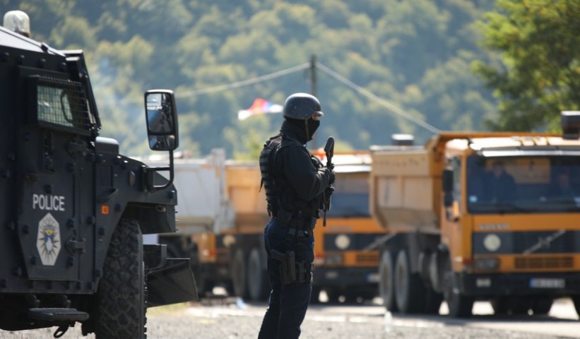 Drejtori i Policisë: Grupe kriminale serbe po përgatiten për sulm në veri